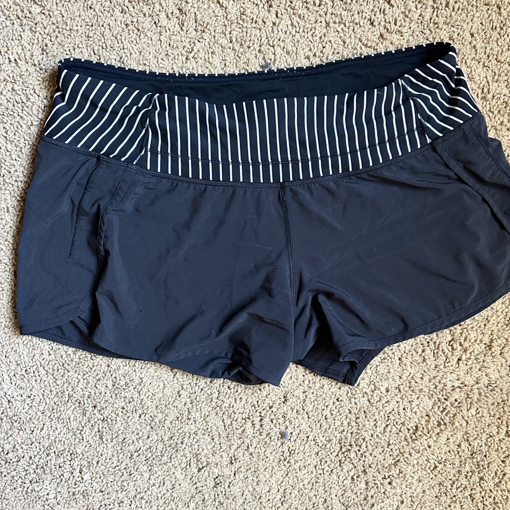 Lululemon speed up short 4” inseam Size 8